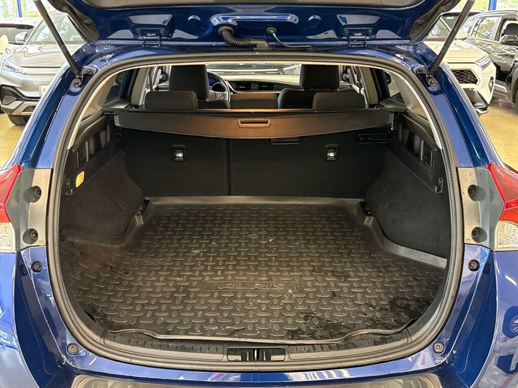 Toyota Auris 2017 Sininen