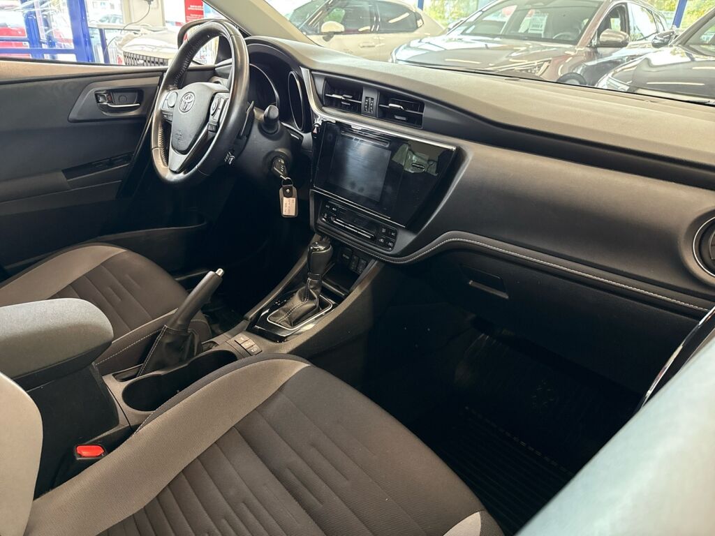 Toyota Auris 2017 Sininen