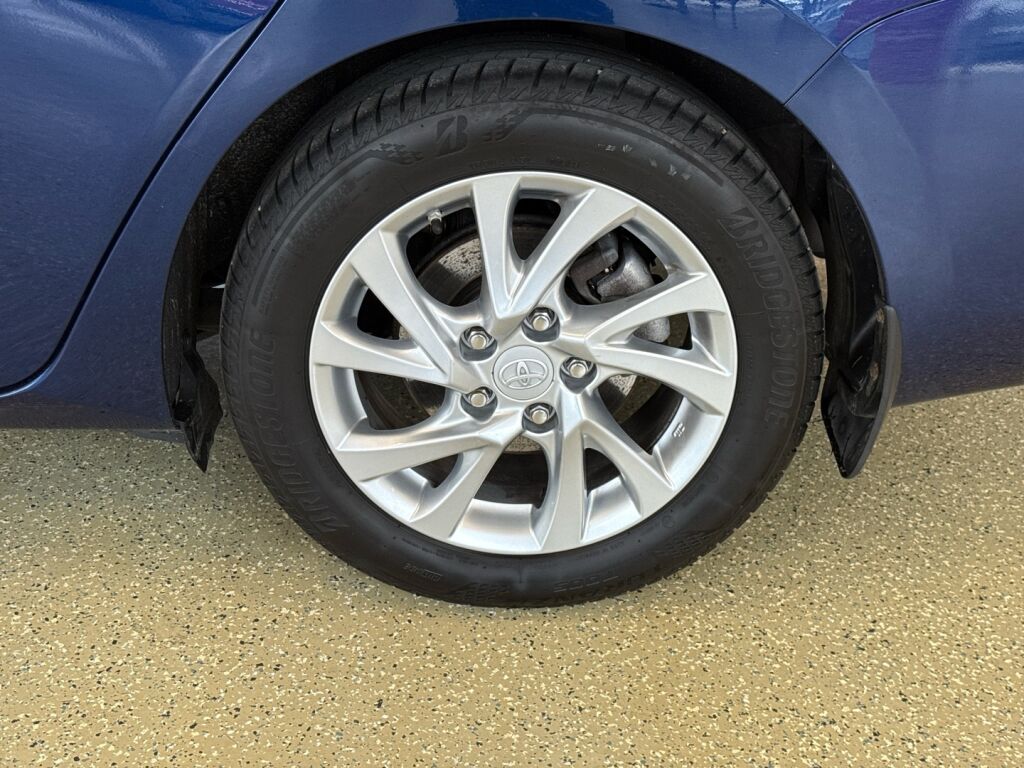 Toyota Auris 2017 Sininen