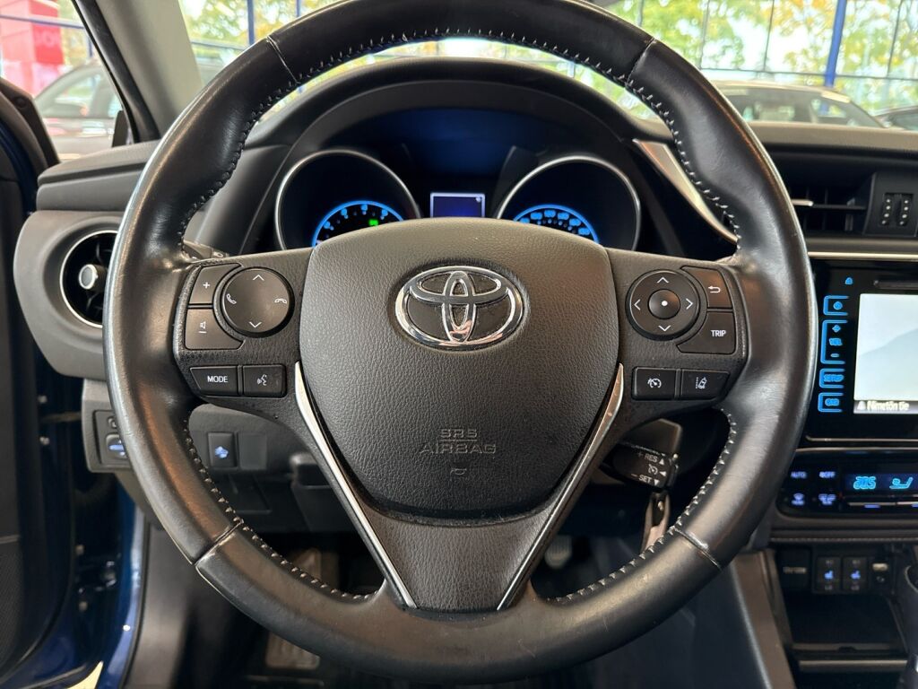 Toyota Auris 2017 Sininen