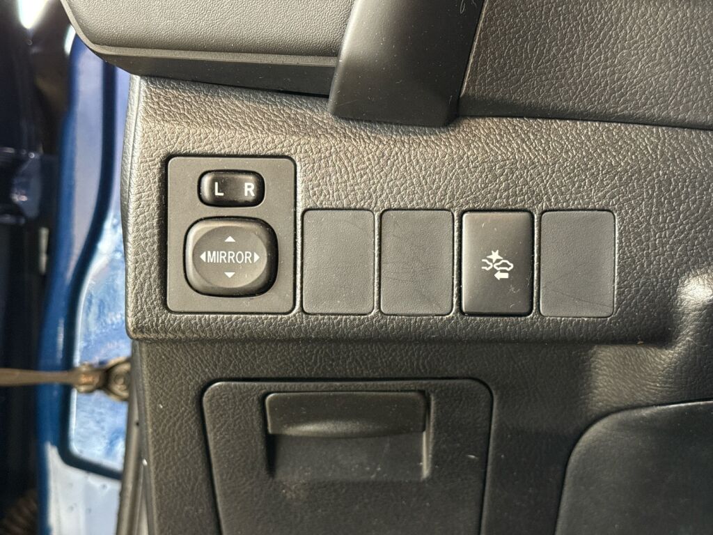 Toyota Auris 2017 Sininen