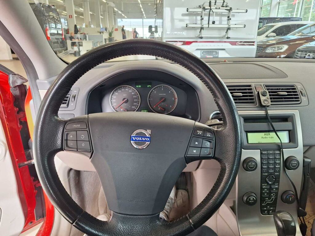 Volvo V50 2006 Punainen