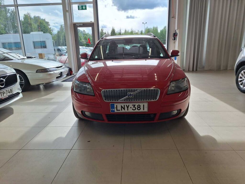 Volvo V50 2006 Punainen