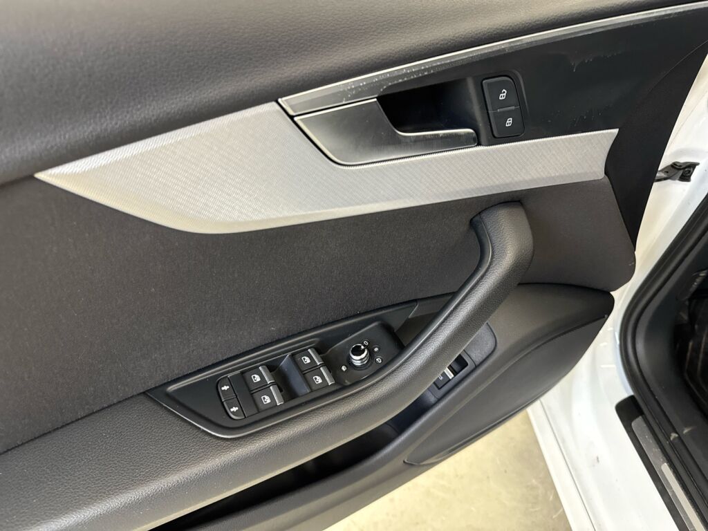 Audi A4 2017 Valkoinen