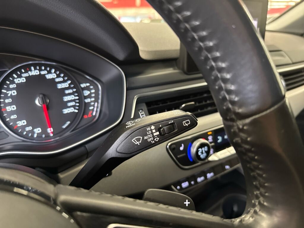 Audi A4 2017 Valkoinen