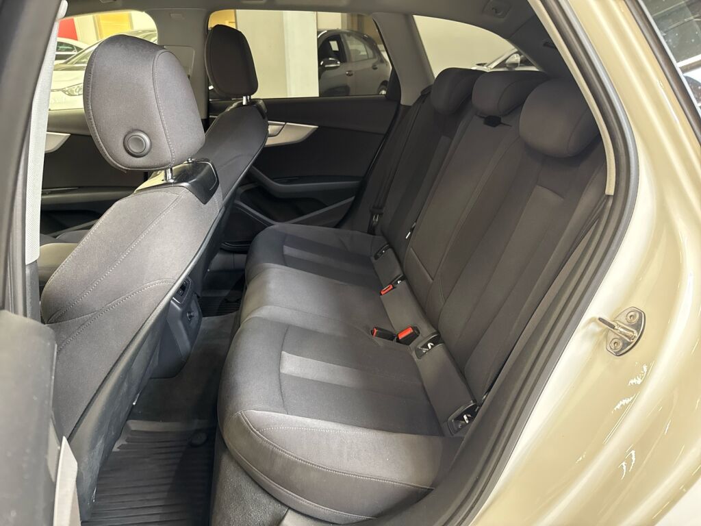 Audi A4 2017 Valkoinen