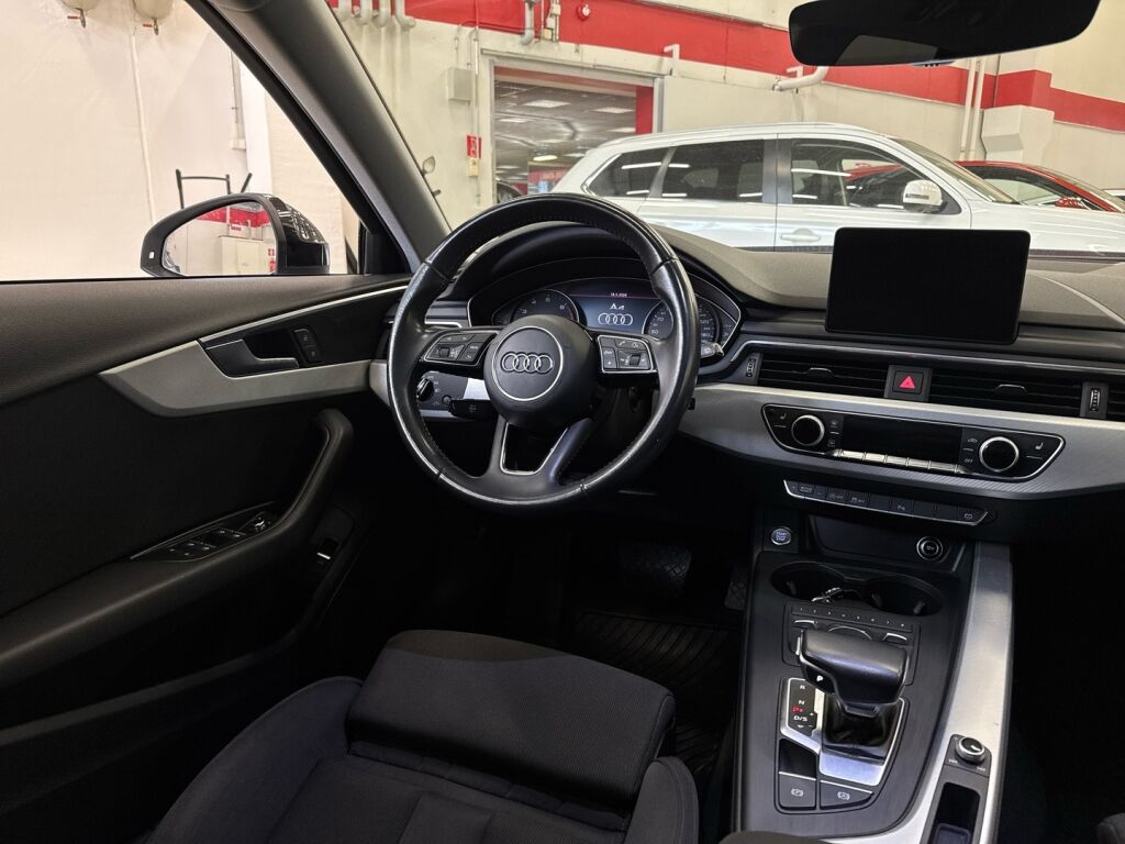 Audi A4 2017 Valkoinen