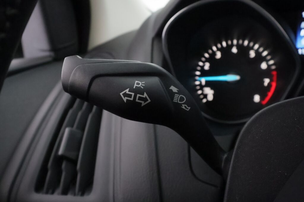 Ford Focus 2017 Valkoinen