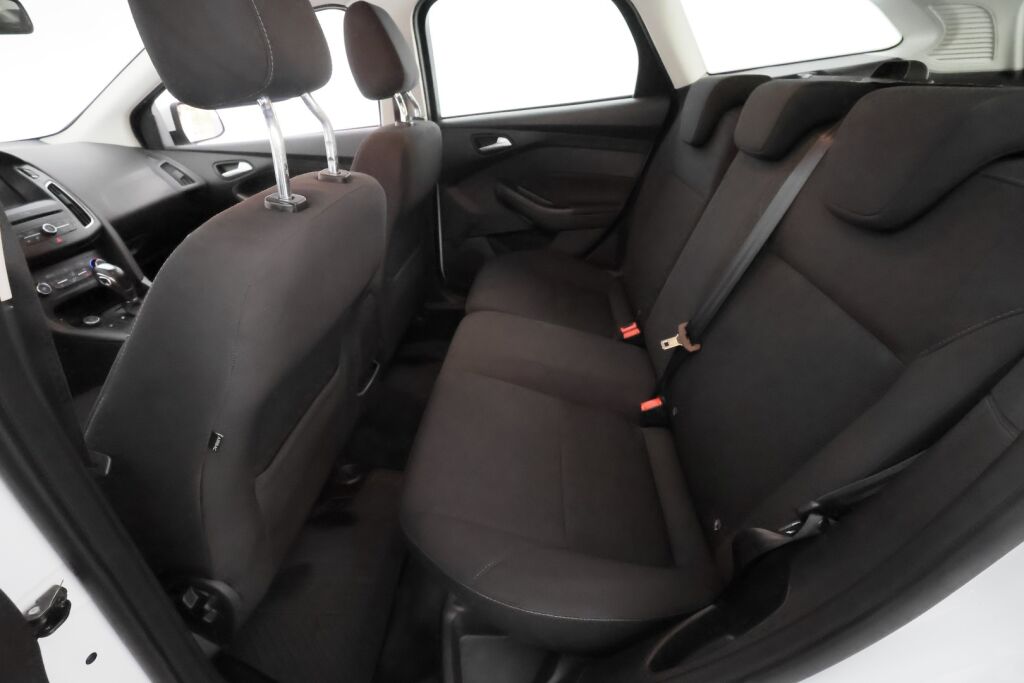 Ford Focus 2017 Valkoinen