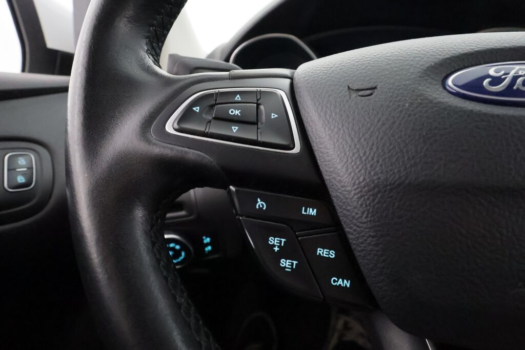 Ford Focus 2017 Valkoinen