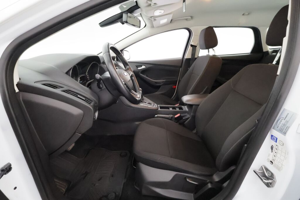 Ford Focus 2017 Valkoinen
