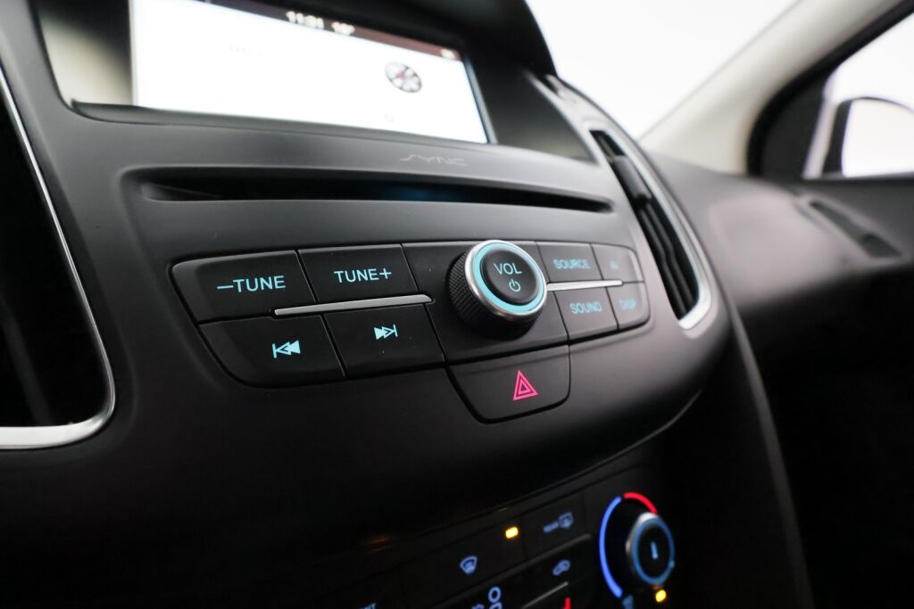 Ford Focus 2017 Valkoinen