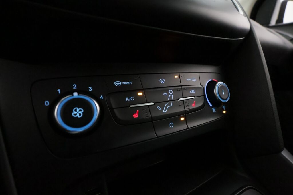 Ford Focus 2017 Valkoinen