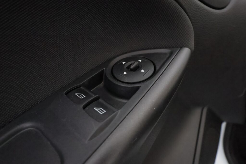 Ford Focus 2017 Valkoinen