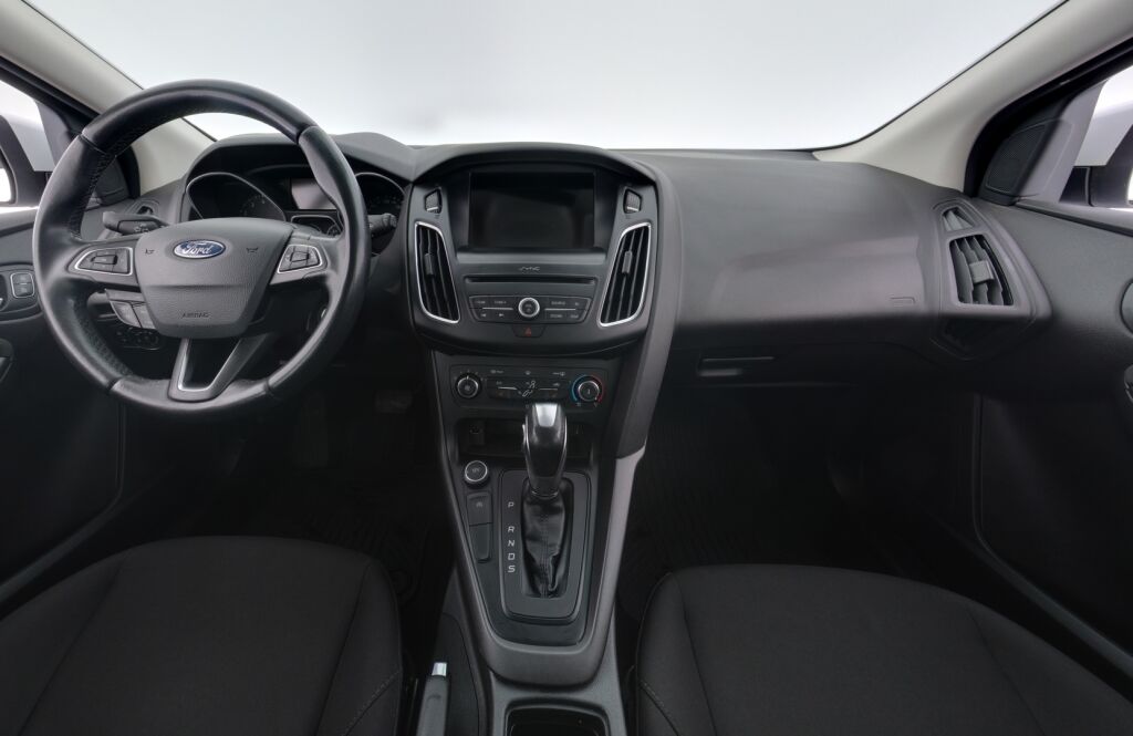 Ford Focus 2017 Valkoinen