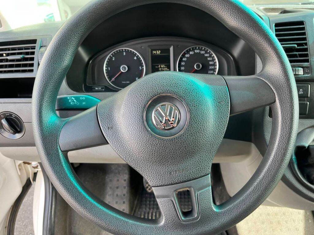 Volkswagen Transporter 2012 Valkoinen