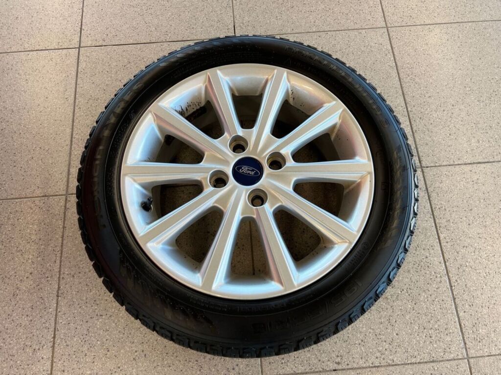 Ford Fiesta 2017 Punainen
