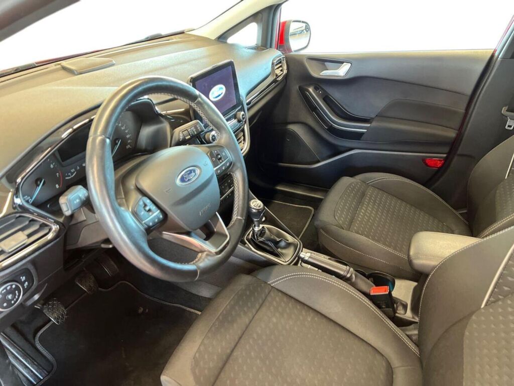 Ford Fiesta 2017 Punainen