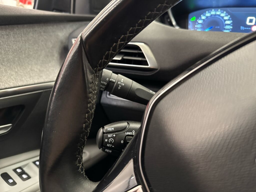 Peugeot 5008 2017 Harmaa