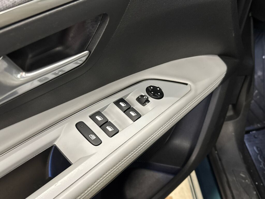 Peugeot 5008 2017 Harmaa