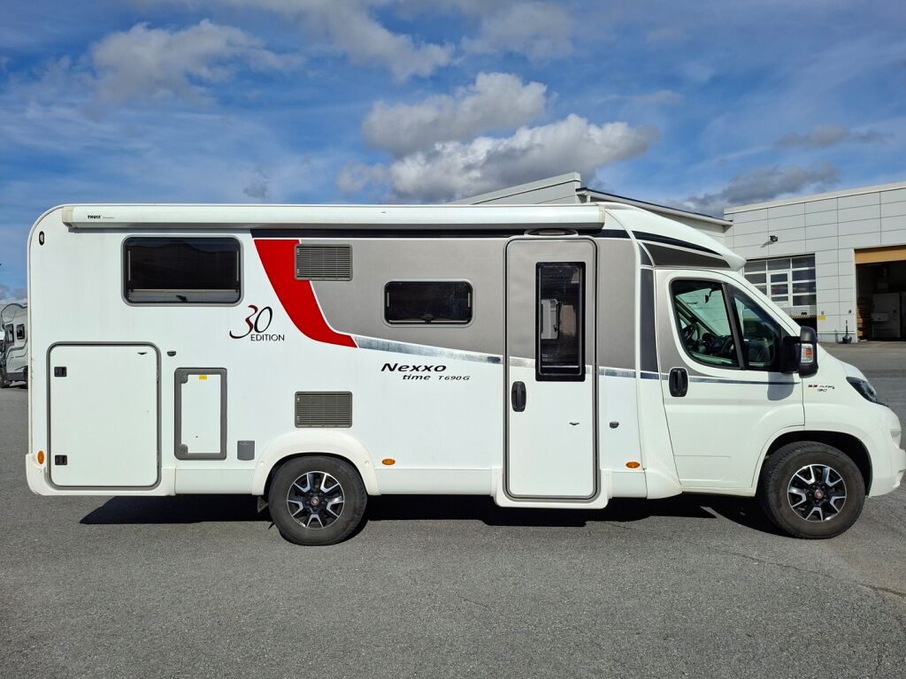 Bürstner NEXXO T690G 2017 Valkoinen