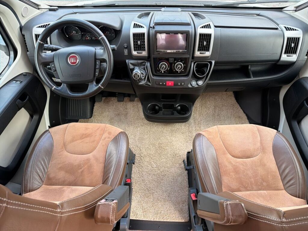 Bürstner NEXXO T690G 2017 Valkoinen