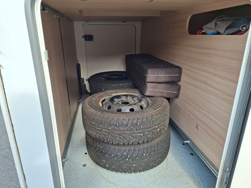 Bürstner NEXXO T690G 2017 Valkoinen