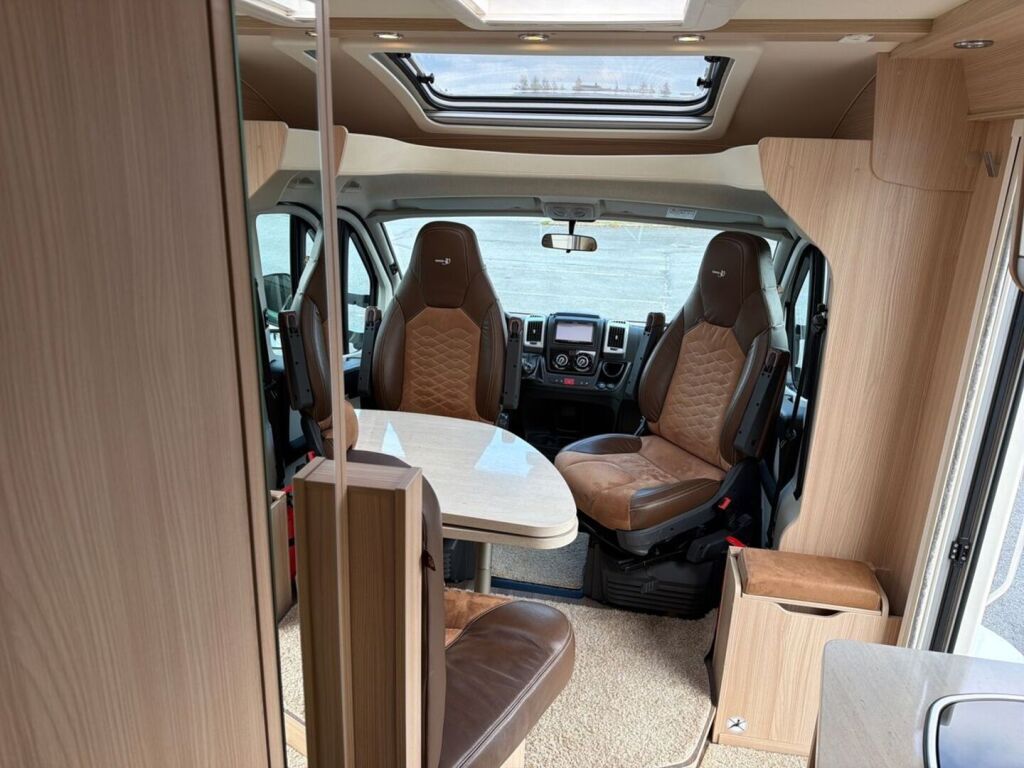 Bürstner NEXXO T690G 2017 Valkoinen