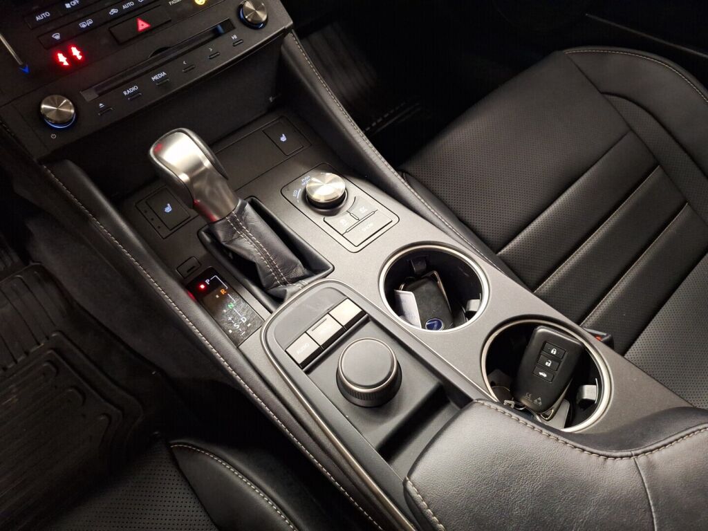 Lexus RC 2017 Valkoinen