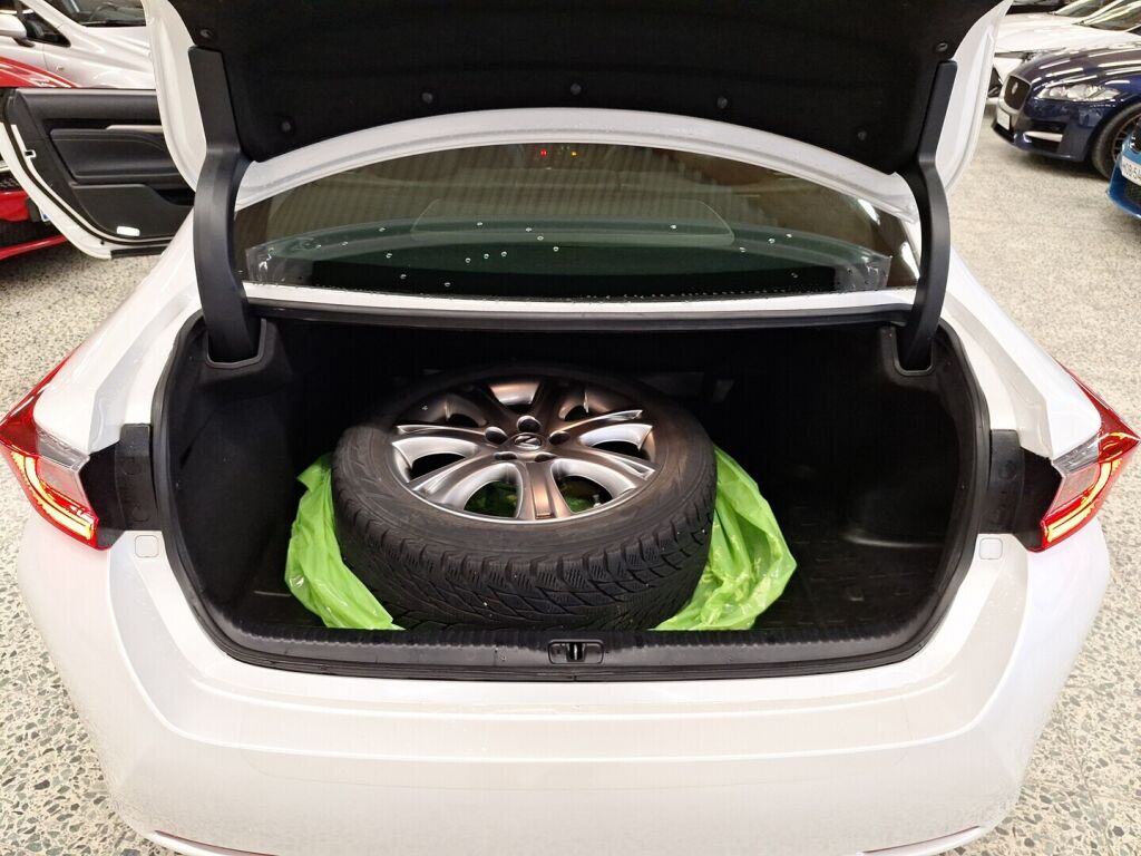 Lexus RC 2017 Valkoinen