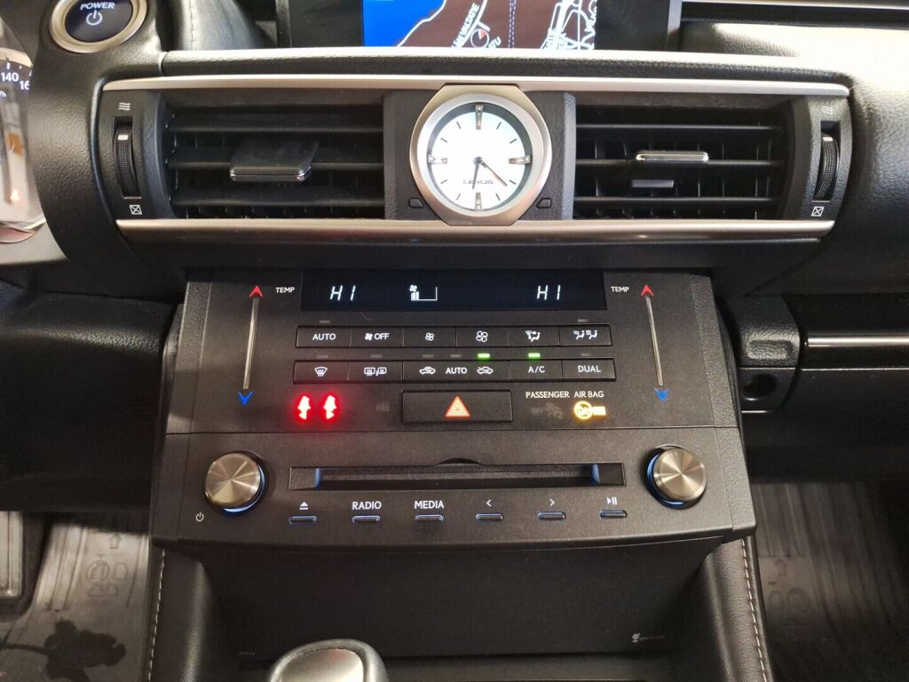 Lexus RC 2017 Valkoinen