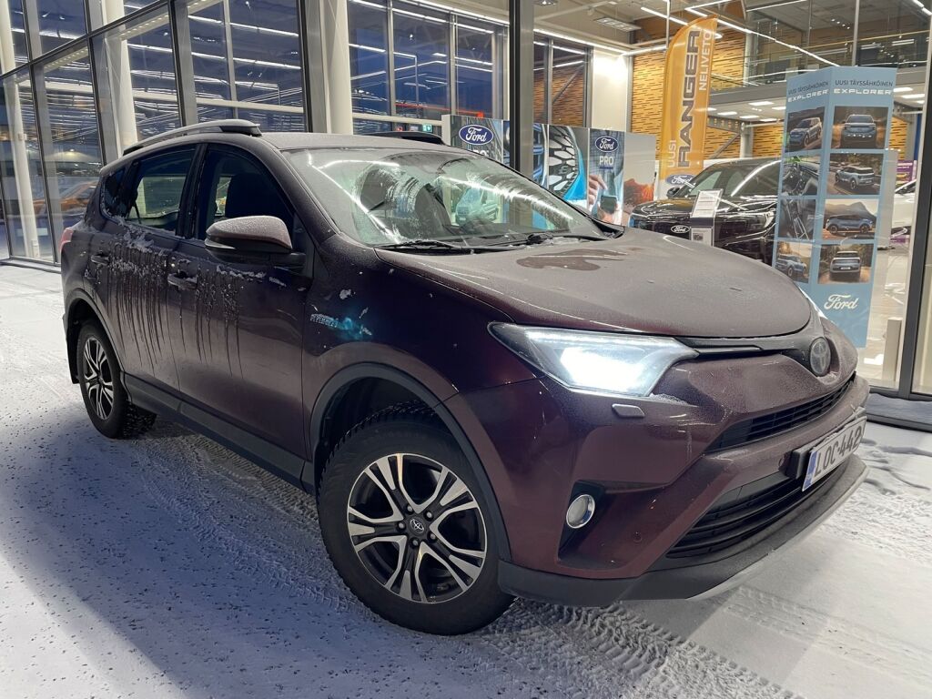 Toyota RAV4 2017 Punainen