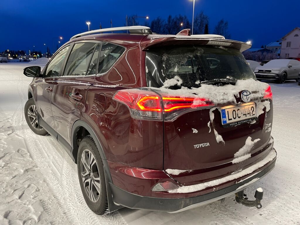 Toyota RAV4 2017 Punainen