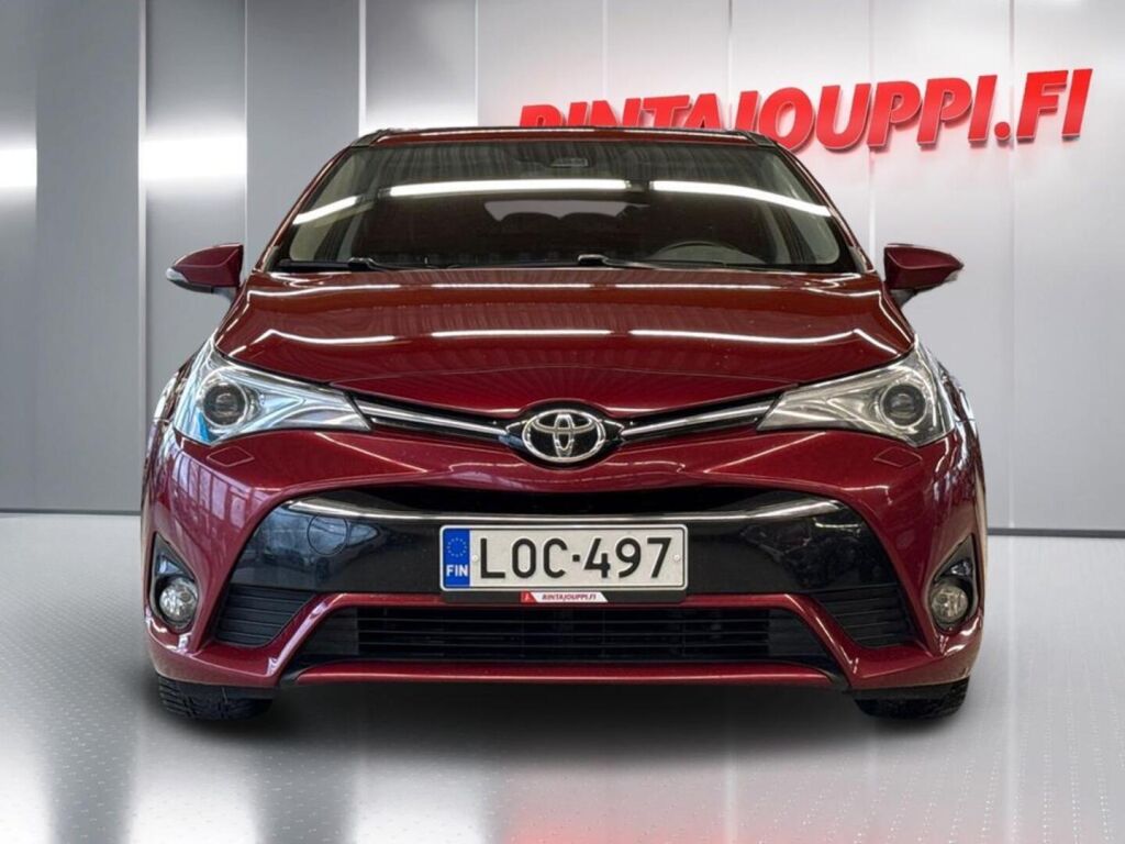 Toyota Avensis 2017 Metallinhohto Punainen