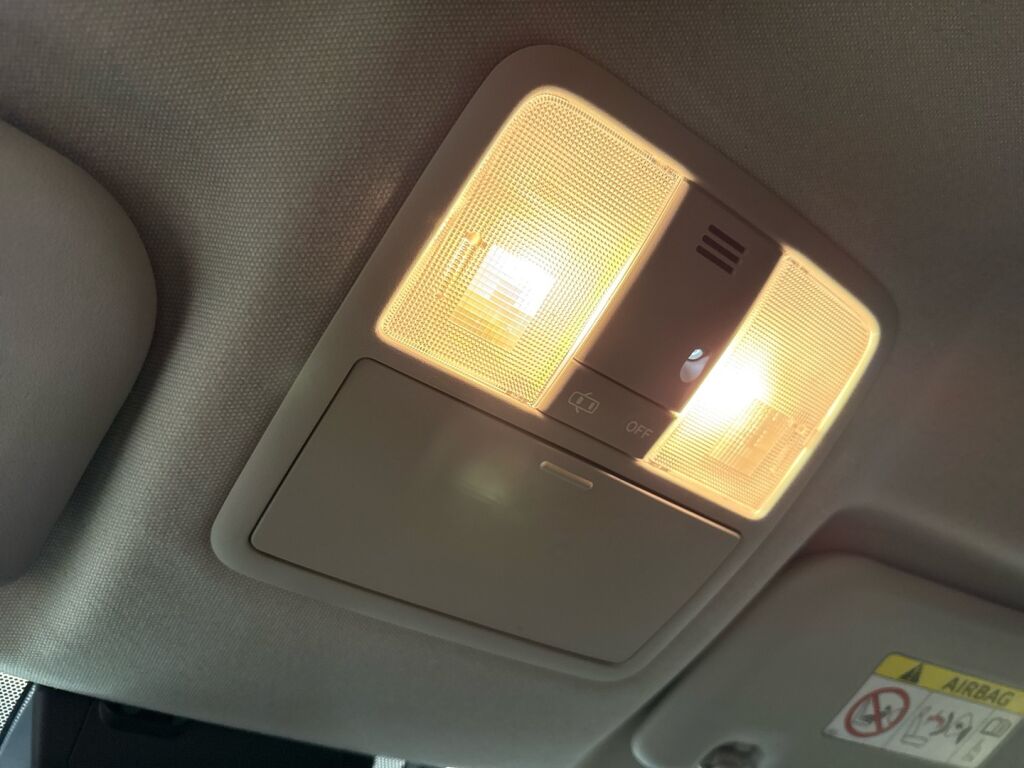 Toyota Auris 2017 Punainen