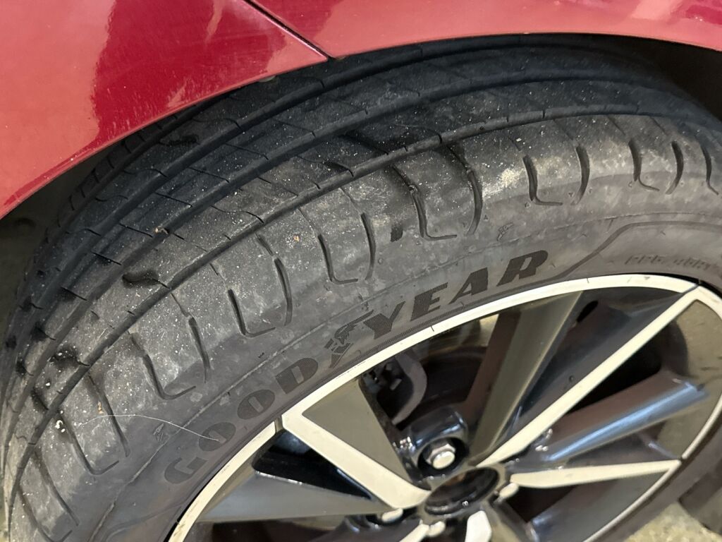 Toyota Auris 2017 Punainen