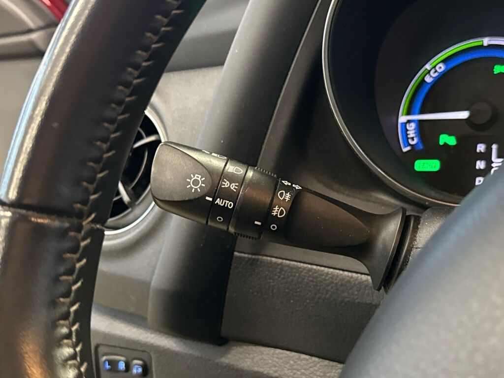 Toyota Auris 2017 Punainen