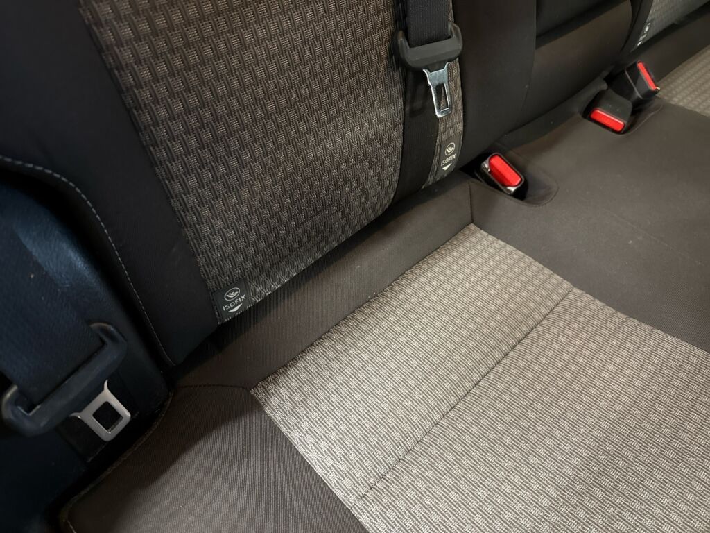 Toyota Auris 2017 Punainen