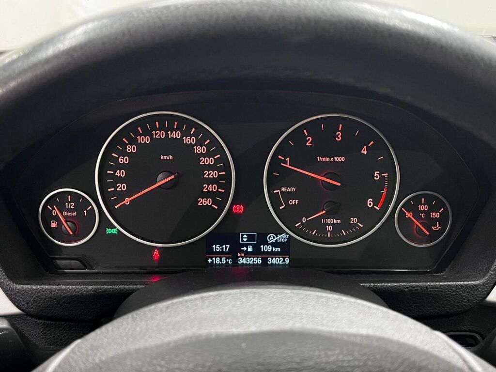 BMW 320 2012 Ruskea (beige)