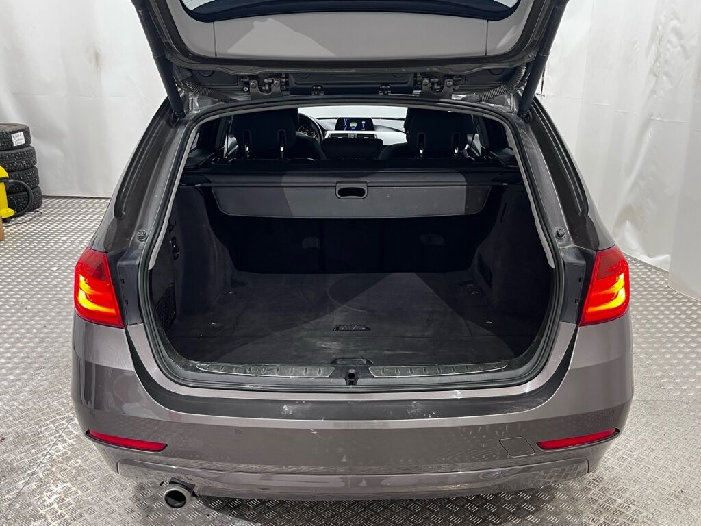 BMW 320 2012 Ruskea (beige)