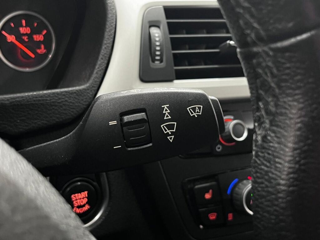 BMW 320 2012 Ruskea (beige)