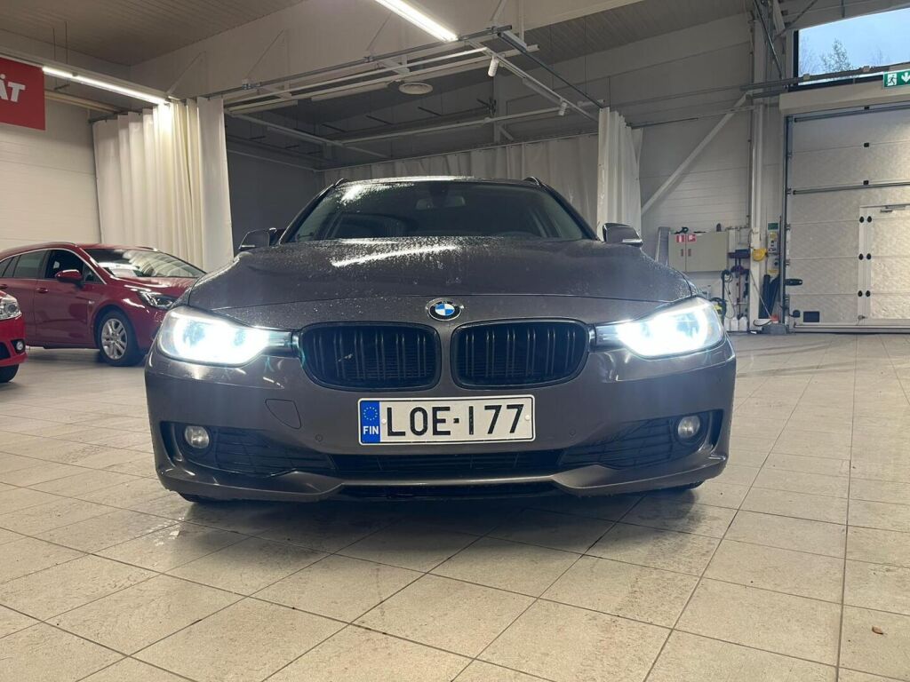 BMW 320 2012 Ruskea (beige)