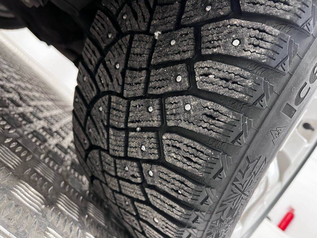 BMW 320 2012 Ruskea (beige)