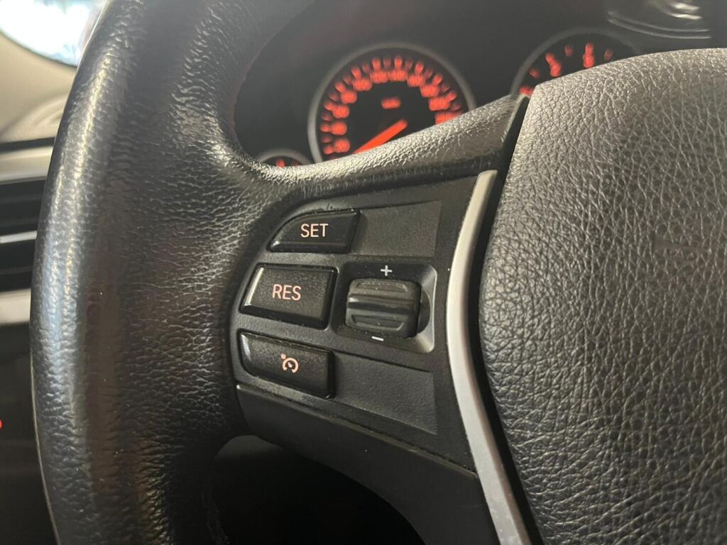 BMW 320 2012 Ruskea (beige)