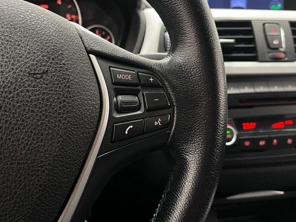 BMW 320 2012 Ruskea (beige)