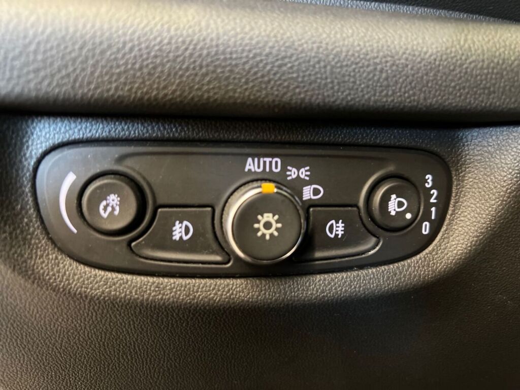 Opel Insignia 2017 Musta