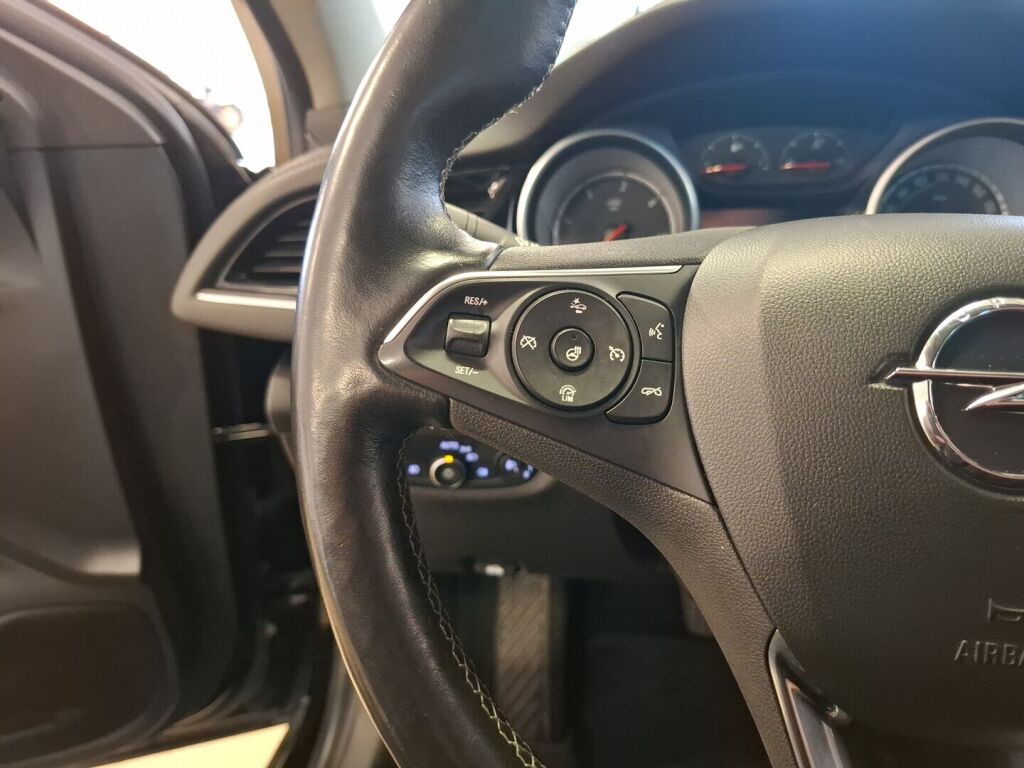 Opel Insignia 2017 Musta