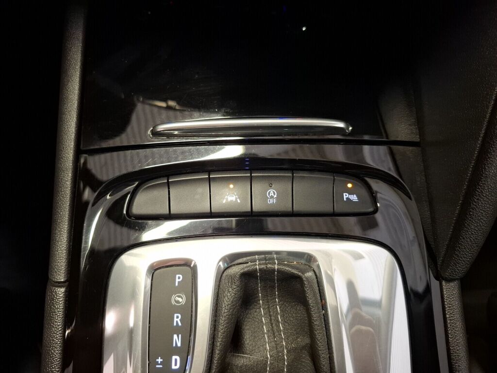 Opel Insignia 2017 Musta