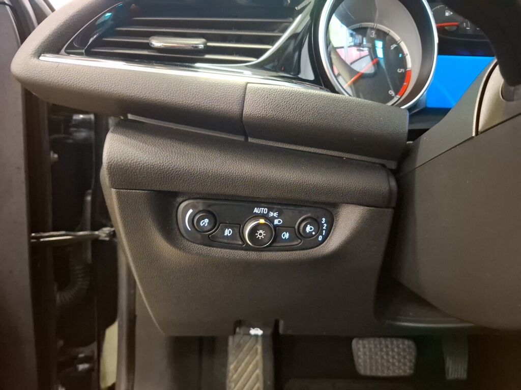 Opel Insignia 2017 Musta