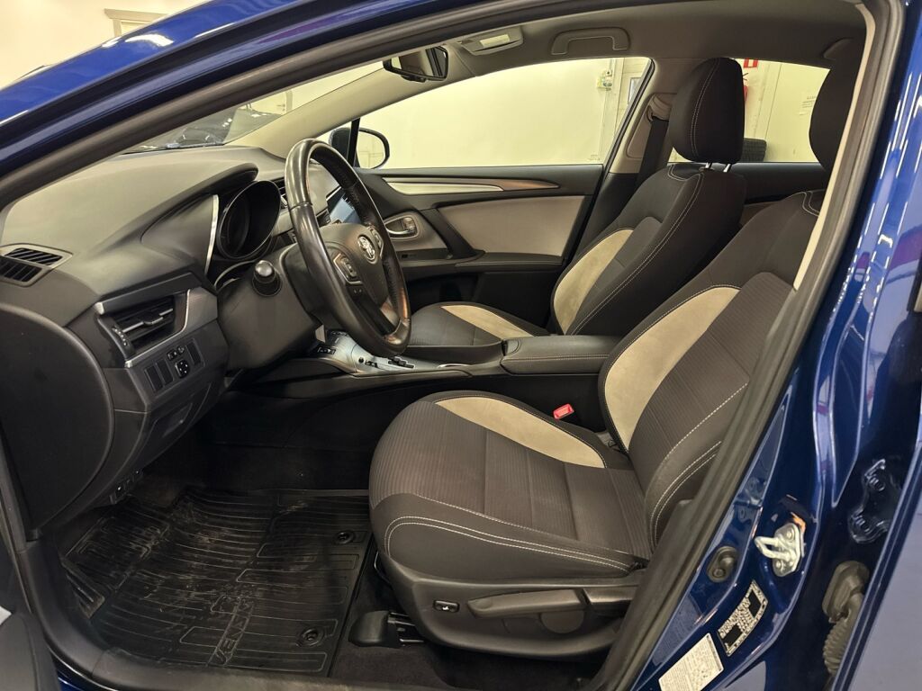 Toyota Avensis 2017 Sininen